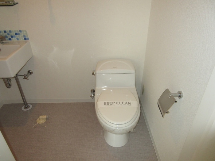 トイレ ソリッド春岡