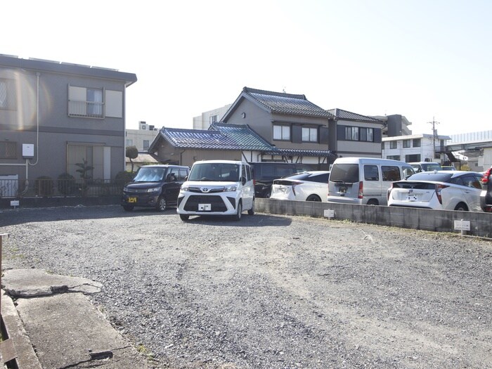 駐車場 メゾン八勝