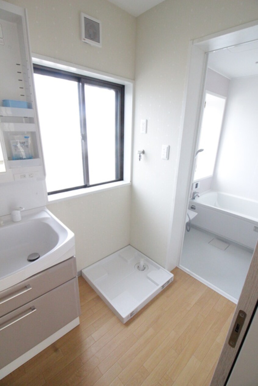 洗濯機置場 wisteria