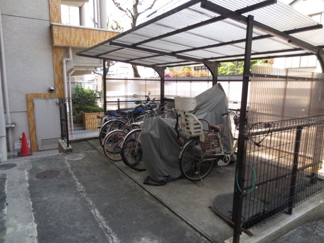 駐輪場 シャイン高鐘
