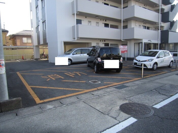 駐車場 レナジア三郷