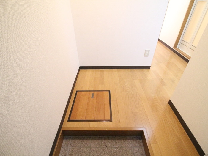 廊下 すみれビル