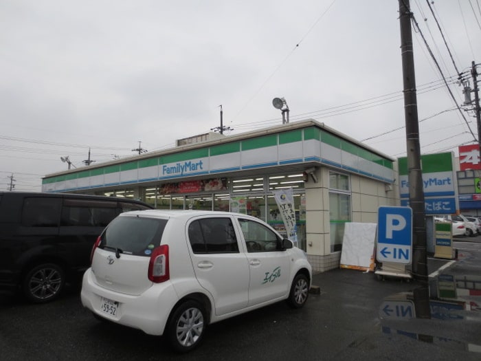ファミリーマート(コンビニ)まで560m スクエア新富