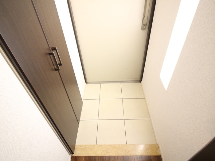 玄関 Ｌａ　Ｆａｃａｄｅ