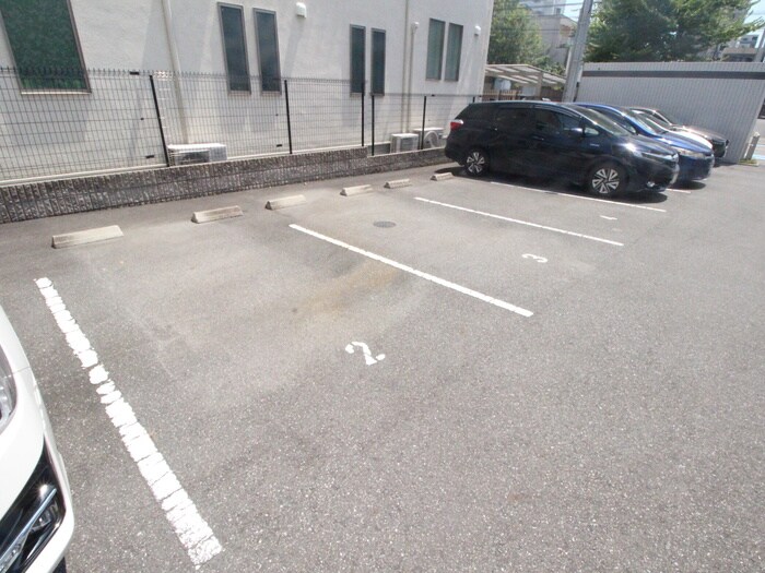 駐車場 サン　フィ－ルド