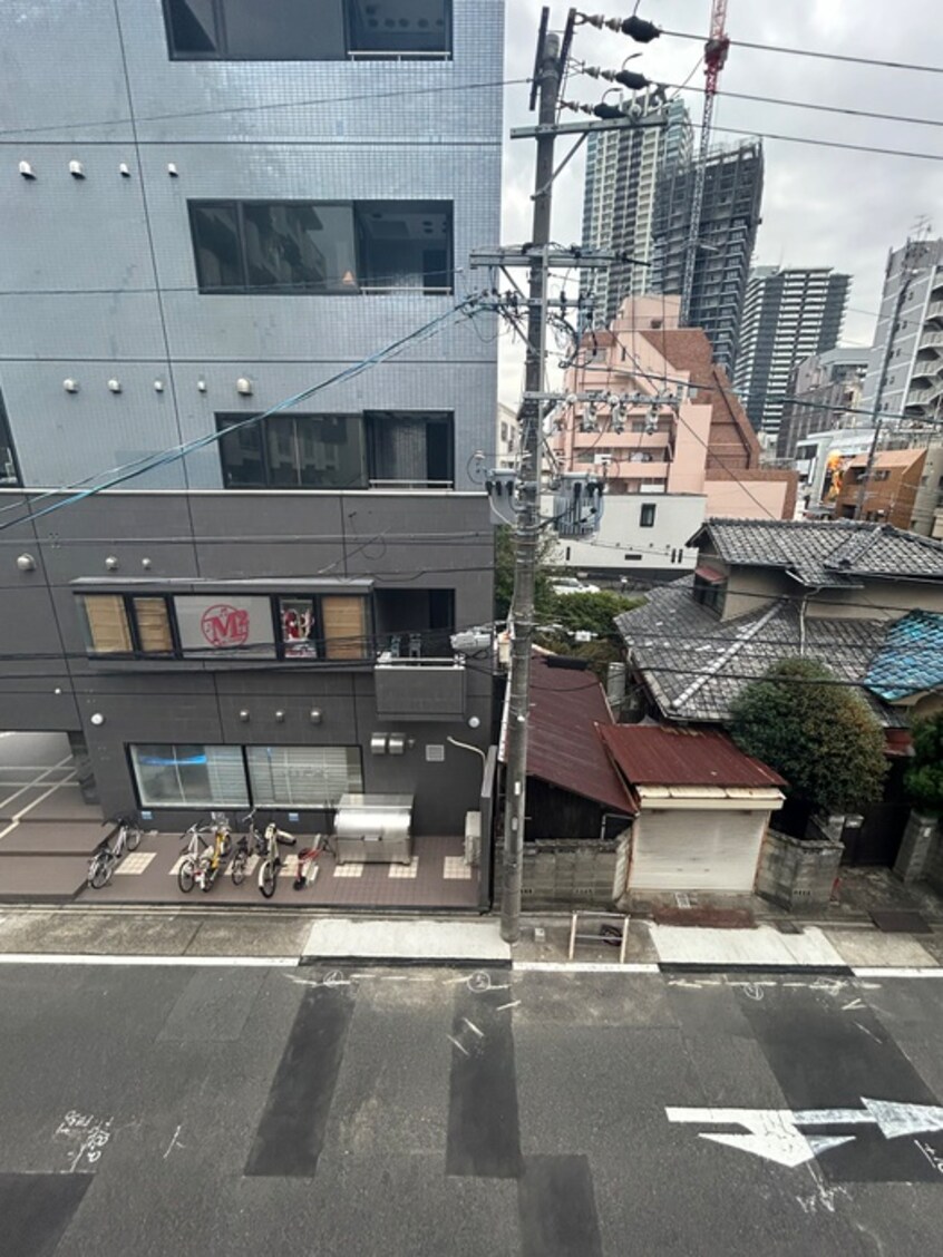 室内からの展望 セルシオン池下