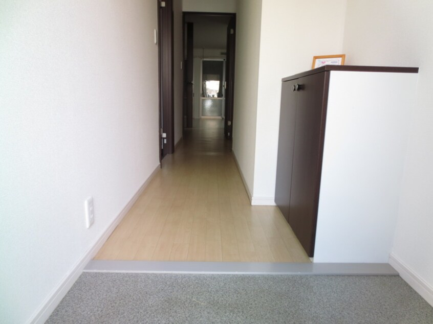 玄関 プレシャス西伏屋
