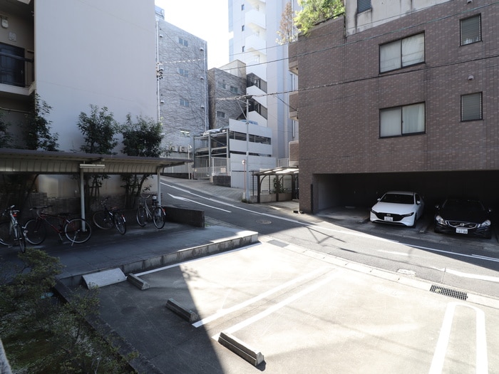 室内からの展望 ラッフルズ東山