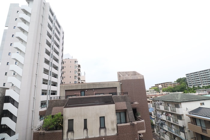 室内からの展望 ラッフルズ東山