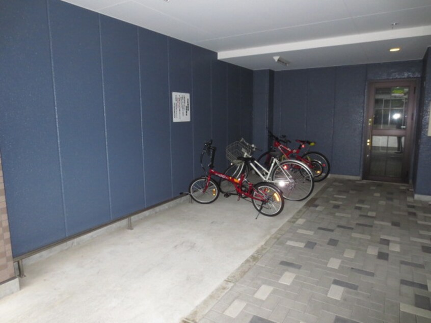 駐輪場 メルベーユ ２