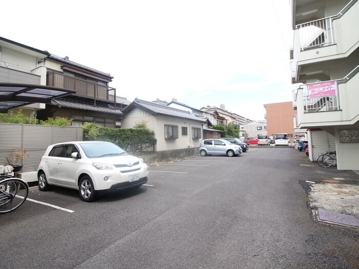 駐車場 新柳ビル