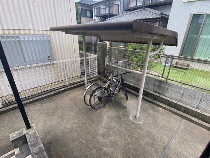 駐輪場 サニーハウス