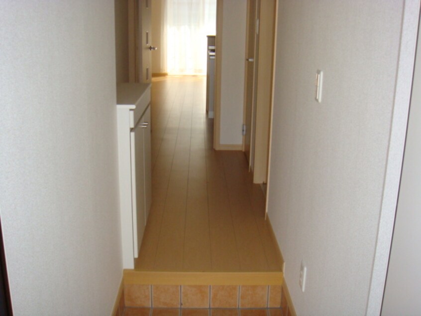 玄関 サンアプロ－ズ