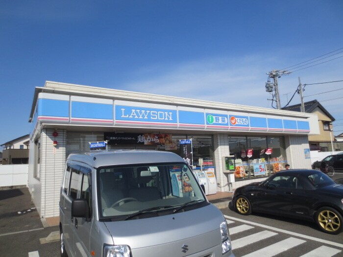 ローソン 一宮千秋町加納馬場店(コンビニ)まで570m 中山貸家