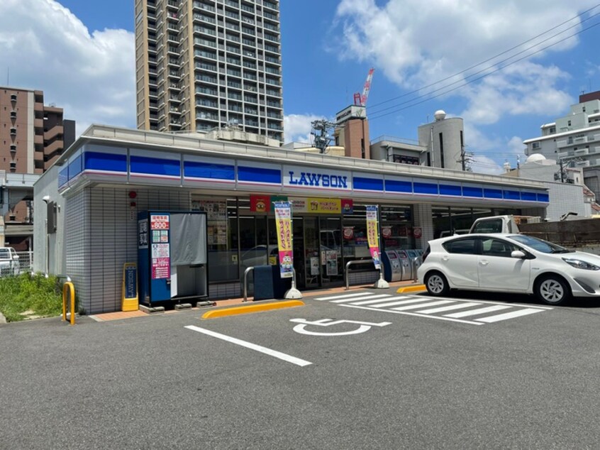 ローソン名東区本郷二丁目店(コンビニ)まで135m S-RESIDENCE本郷Ⅱ