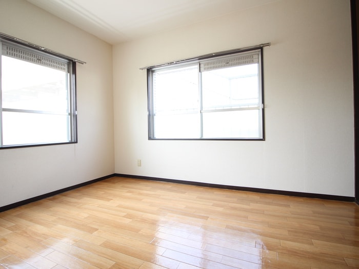 居室 レーベン美里