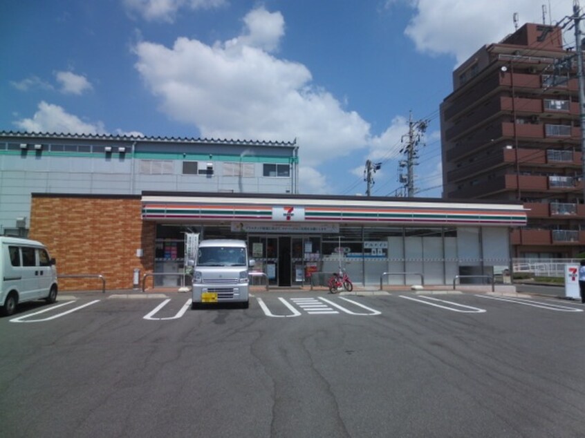 セブンイレブン名古屋川西通店(コンビニ)まで189m Fort Premiere Minato