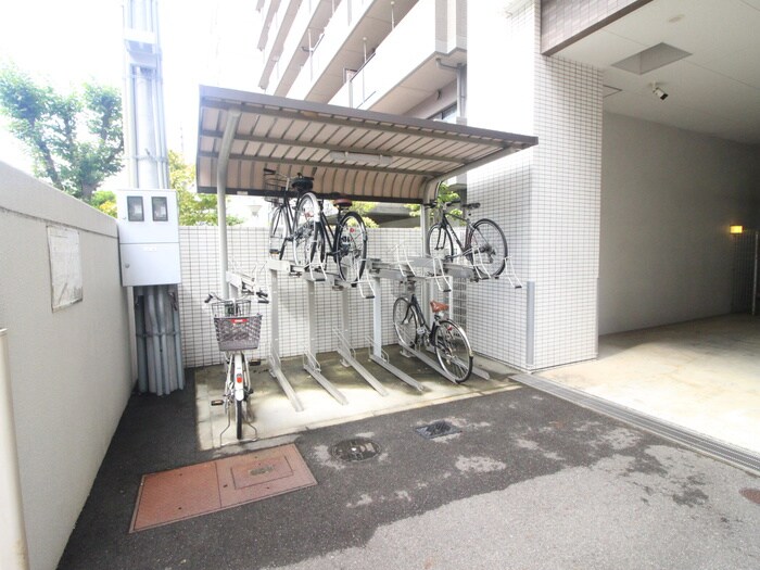 駐輪場 ロイジェント栄