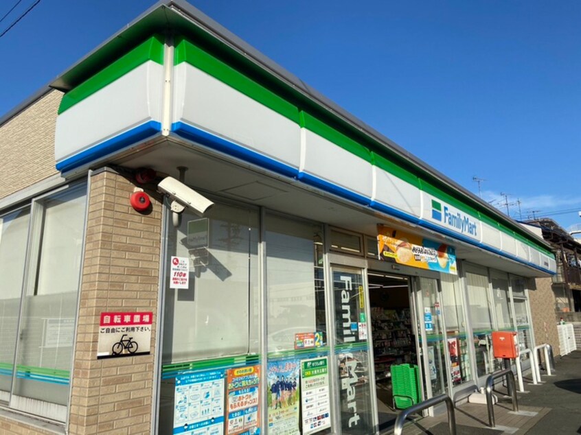 ファミリーマート甚目寺桜田店(コンビニ)まで835m ティンカーベル