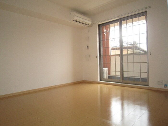 居室 サンリットララ