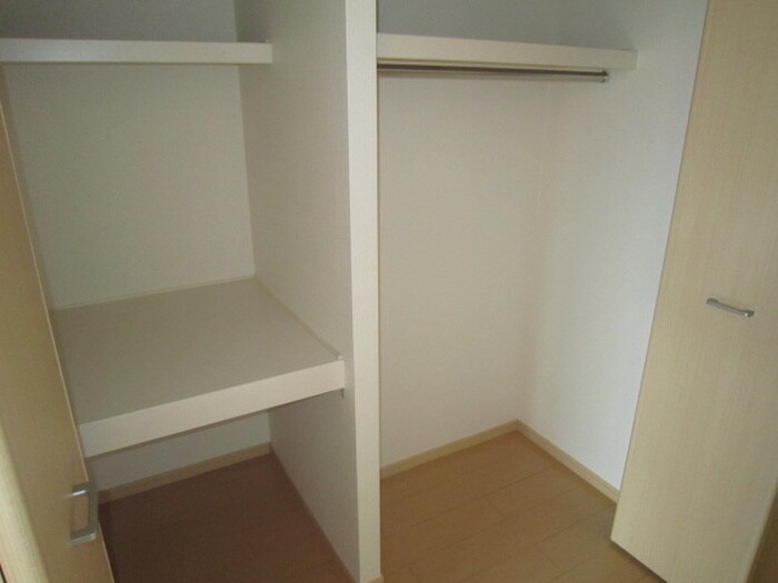 収納 サンリットララ