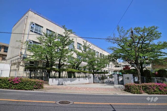 西山小学校(小学校)まで730m ｸﾞﾛ-ﾘｱｽﾋﾙｽﾞ名東神丘町(401)