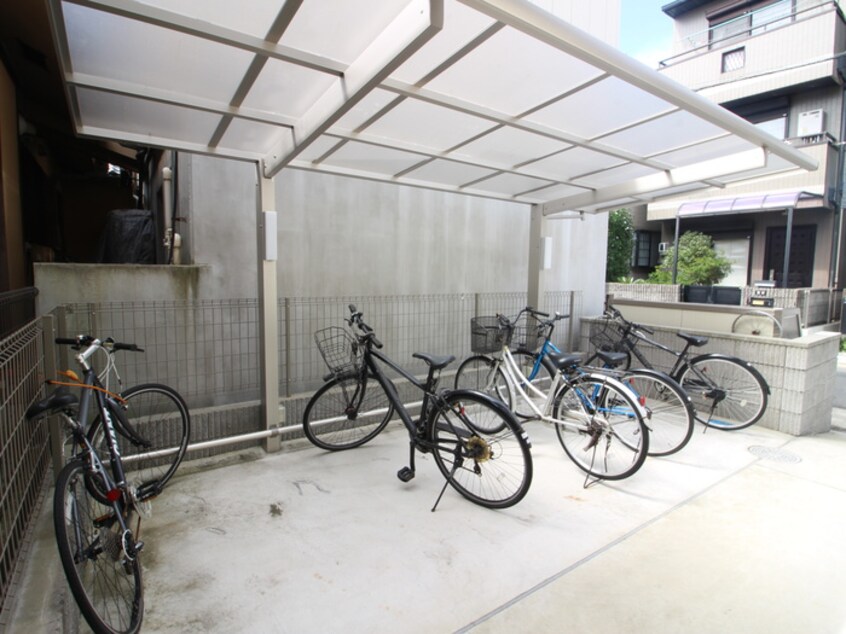駐輪場 レイズハウス