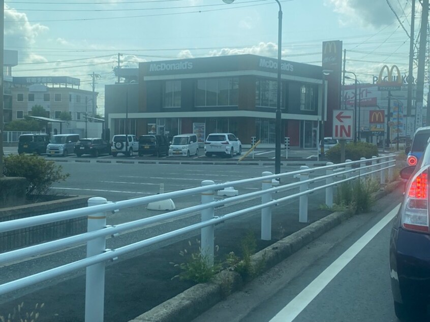 マクドナルド 東刈谷店(ファストフード)まで346m アルバ