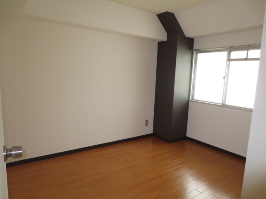 居室 ファミール晃山