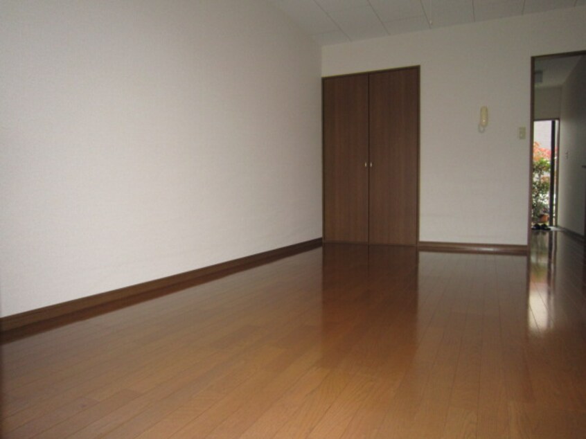 居室 ﾌﾟﾚｼﾞｰﾙ  Violette