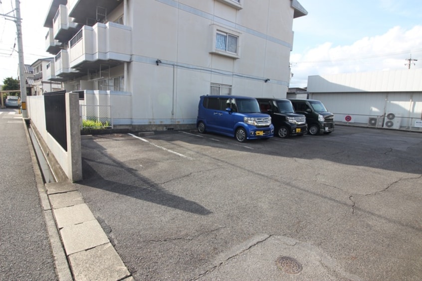 駐車場 サントヴィラージュ