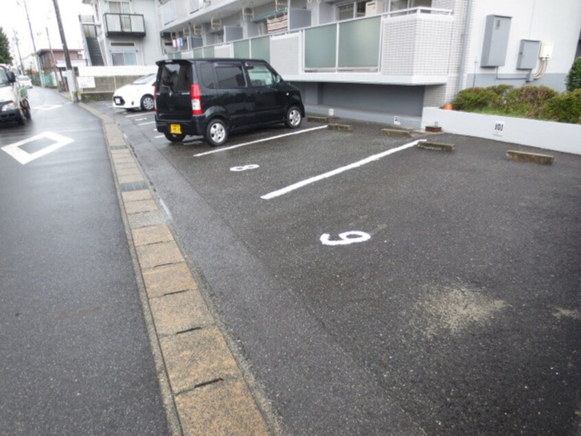 駐車場 マンション杉