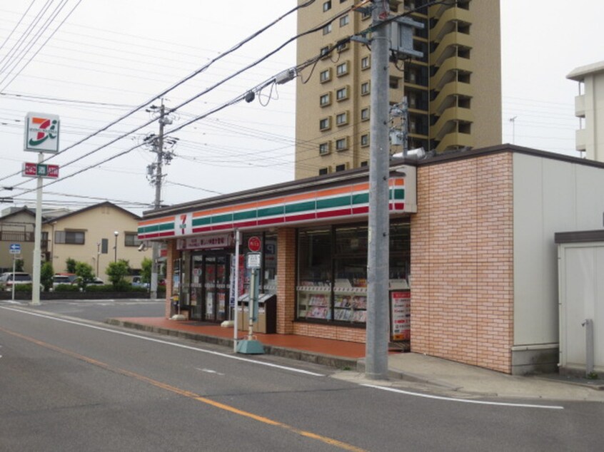 セブンイレブン(コンビニ)まで287m マンション杉