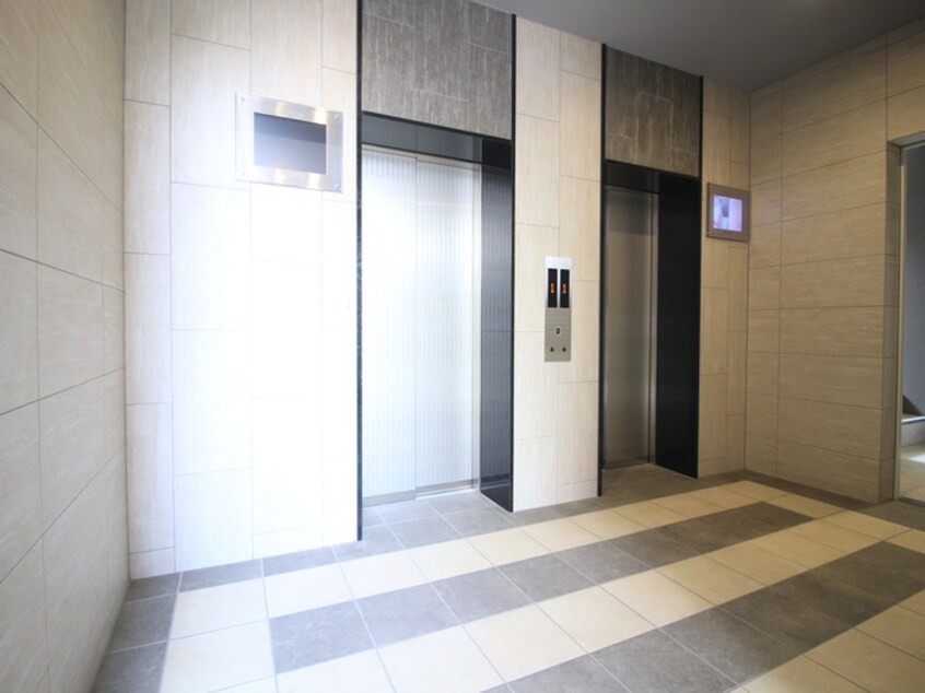 エントランス部分 ﾌﾟﾚｻﾝｽ上前津ｴﾚｽﾀ(215)