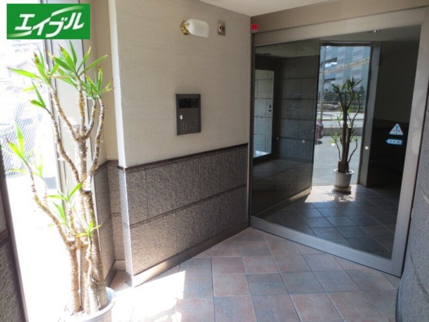 エントランス部分 ゴールドヒルズ渡辺