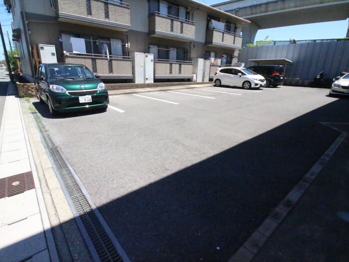 駐車場 ウエストリバー　B