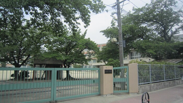 千種小学校(小学校)まで280m 川島第二ﾋﾞﾙ