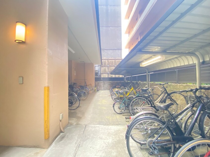 駐輪場 ﾌﾟﾚｻﾝｽ栄メディパーク(410)