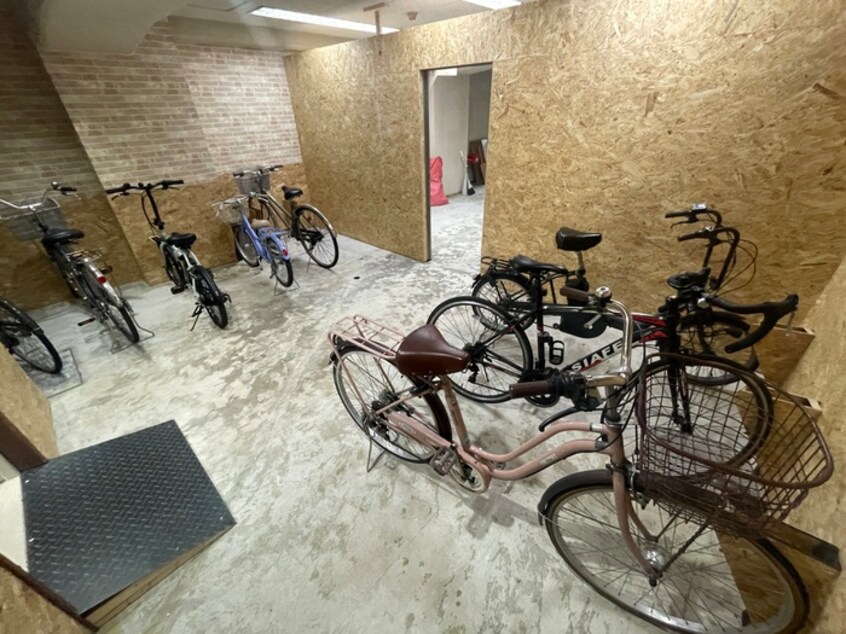 駐輪場 ＹＳビル