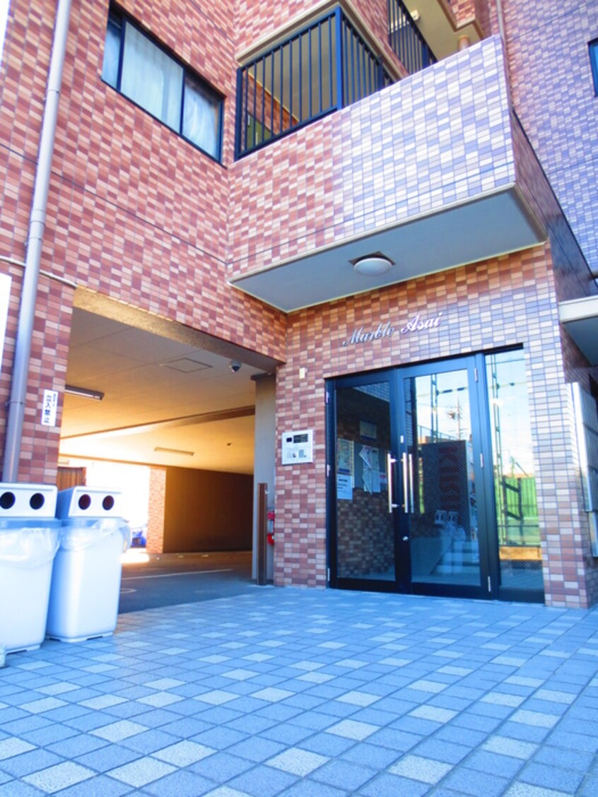 エントランス部分 マ－ブルアサイ