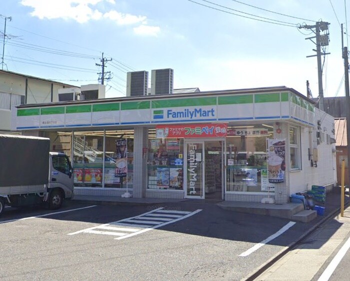 ファミリーマート黄金通四丁目店(コンビニ)まで280m アーバンリゾート京田町