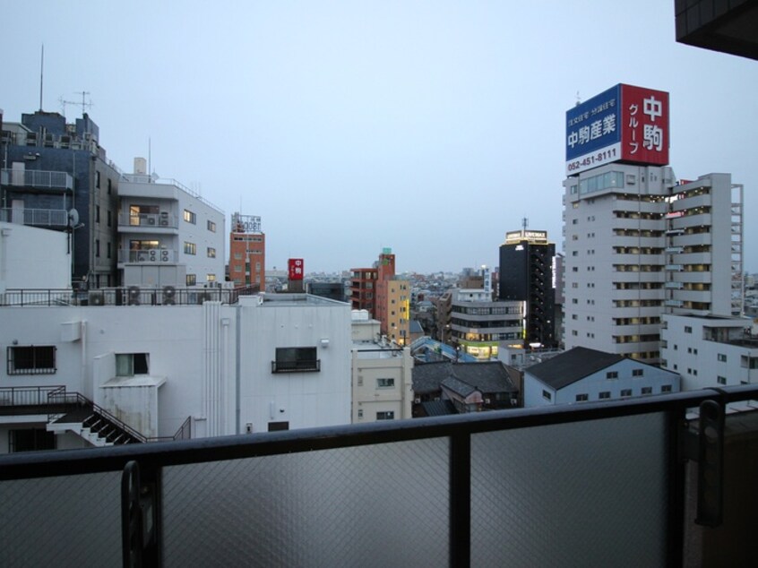 室内からの展望 ラヴィアン名駅