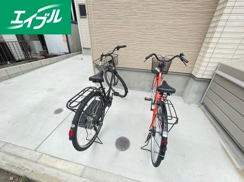 駐輪場 REGALEST観音