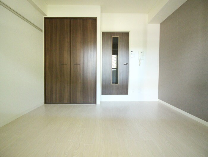 居室 ＩＳＭ　泉