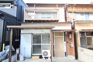 岩倉八剱貸家