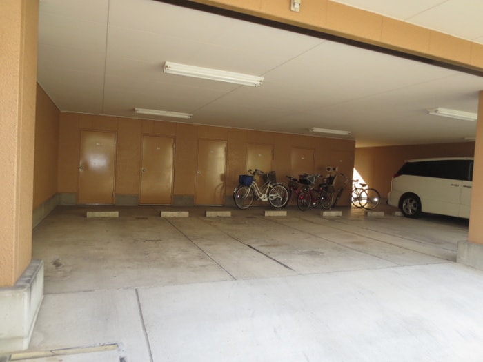 駐車場 藤二番館