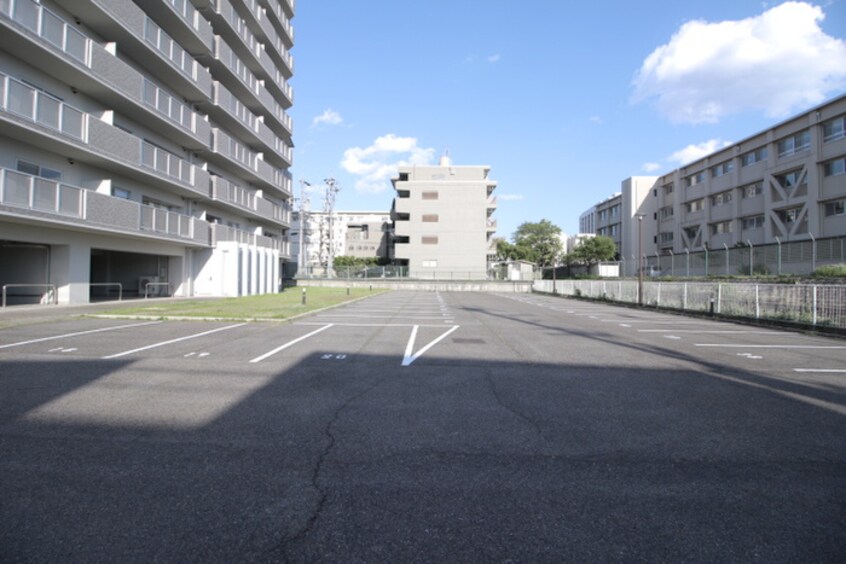 駐車場 ウェルフォート幸川