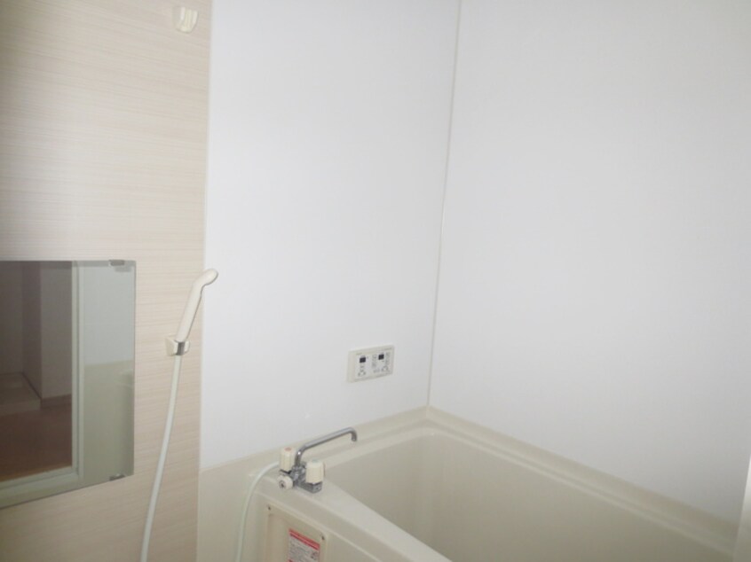 バス／シャワールーム等 ポライトリ－・Ｍ