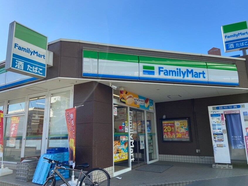 ファミリーマート 岩塚駅前店(コンビニ)まで160m トパーズ