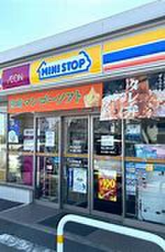 ミニストップ名古屋小塚店(コンビニ)まで184m 福島ハイツ